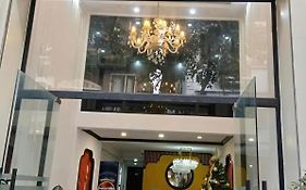 Khách sạn Queen Light